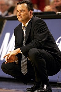 Billy Gillispie Crouching