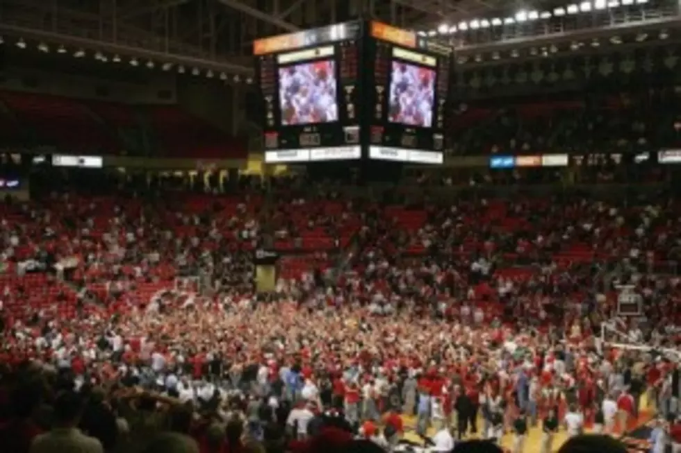 United Supermarkets to Present Large Donation During Lady Raider Game