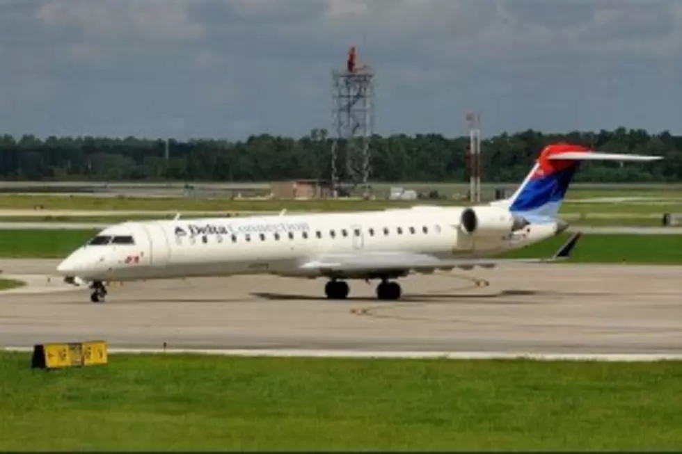 Man Kicked Off Plane For Cursing